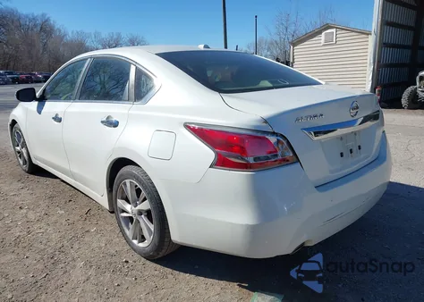 2015 Nissan Altima 2.5/2.5 S/2.5 Sl/2.5 Sv z USA, uszkodzony, nr VIN 1N4AL3APXFN361522